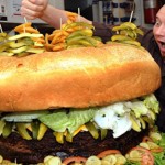 Eat-the-biggest-burger-in-the-world