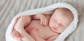 doctors encouraging parents to discuss cord blood donation during early pregnancy