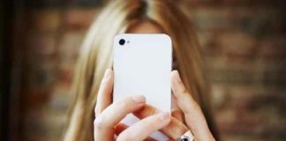 selfitis obsession with selfie is a mental disorder according to apa