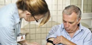 a blood test can find toxic proteins in blood stream for early diagnosis of alzheimers disease