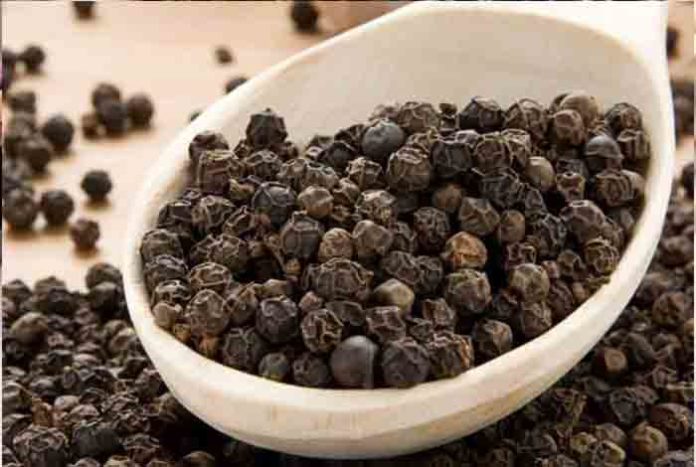 lose more weight with just a pinch of pepper