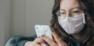 wearing goggles can protect your eyes from covid-19
